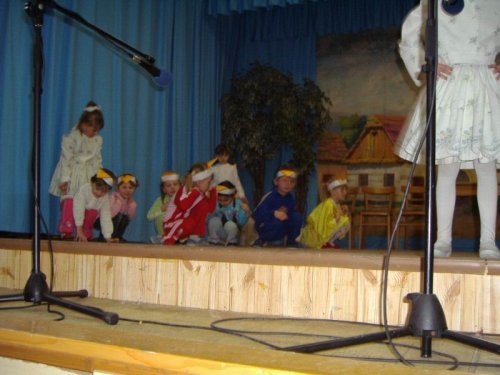 Hraje celá dědina aneb S veselou myslí na nesmysly. - 18.3.2006